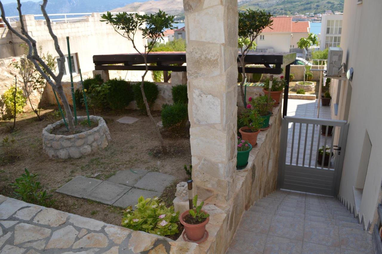 Apartment Lora Pag Town Exteriör bild